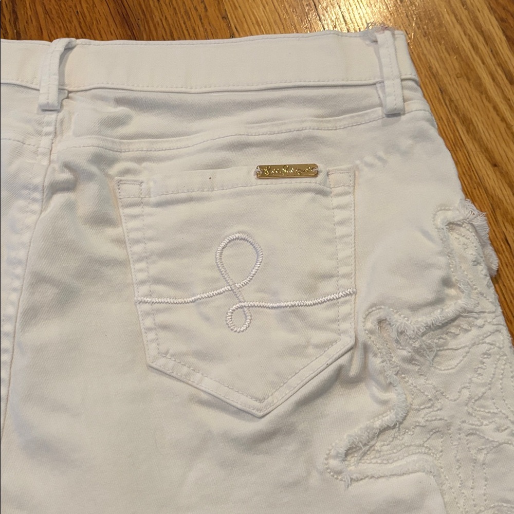 Lilly Pulitzer WOMENS 4" IZABELA DENIM SHORT IN RESORT WHITE - Picture 5 of 6